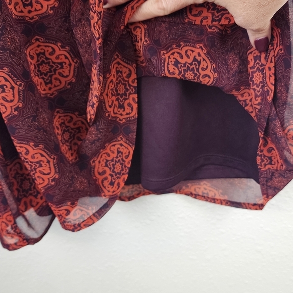 Banana Republic Printed Sheer-Sleeve Removable Slip Red and Black Dress - Size 2 - Picture 4 of 6